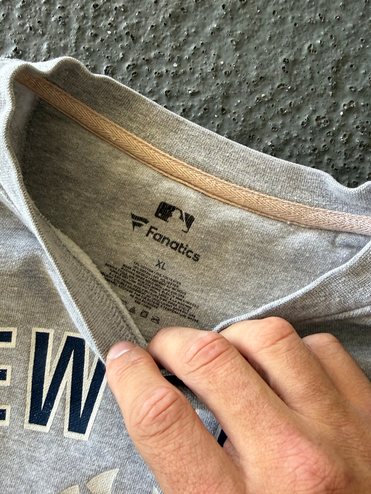 NY YANKEES CREWNECK - XL